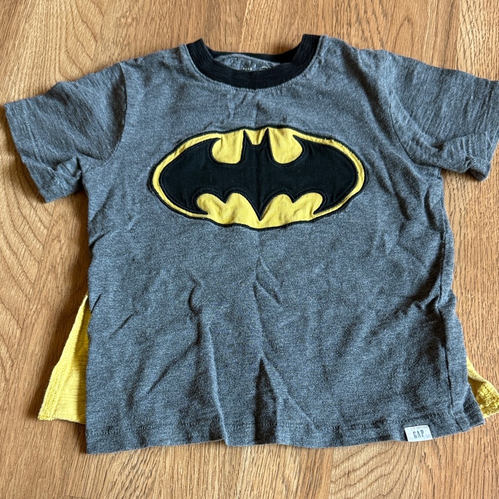 Gap Removable Cape 4 Kids Yellow and Gray Batman T-Shirt
